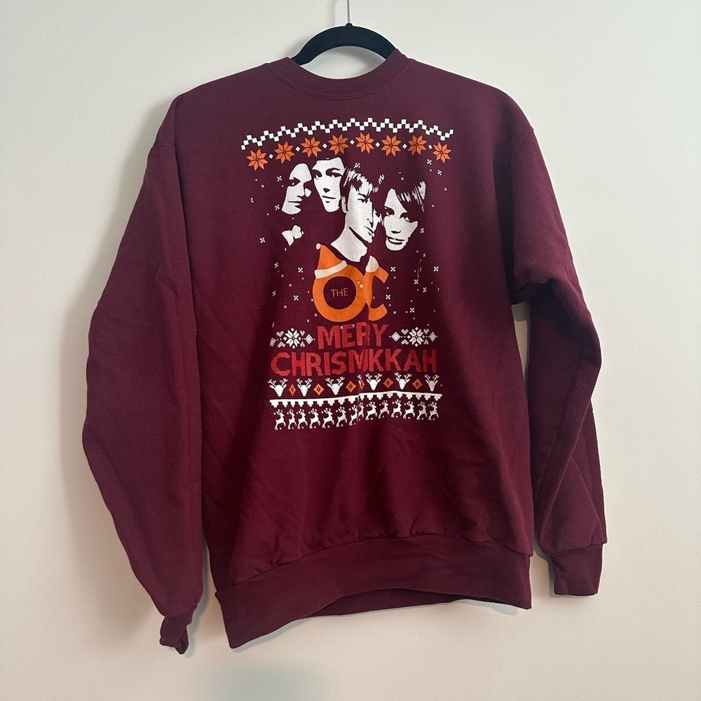 The OC Merry Chrismukkah Auburn Sweatshirt Size M